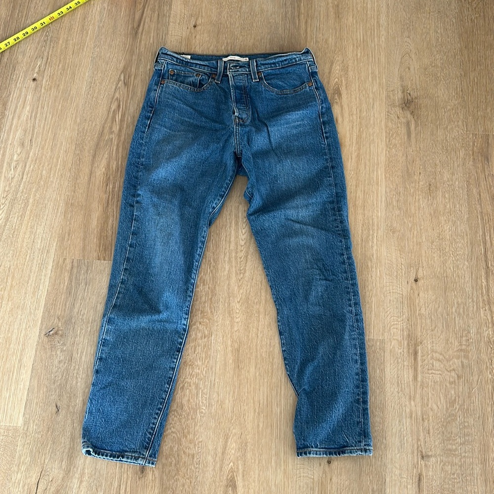 Levi’s straight leg wedgie fit 29w 28l mid rise